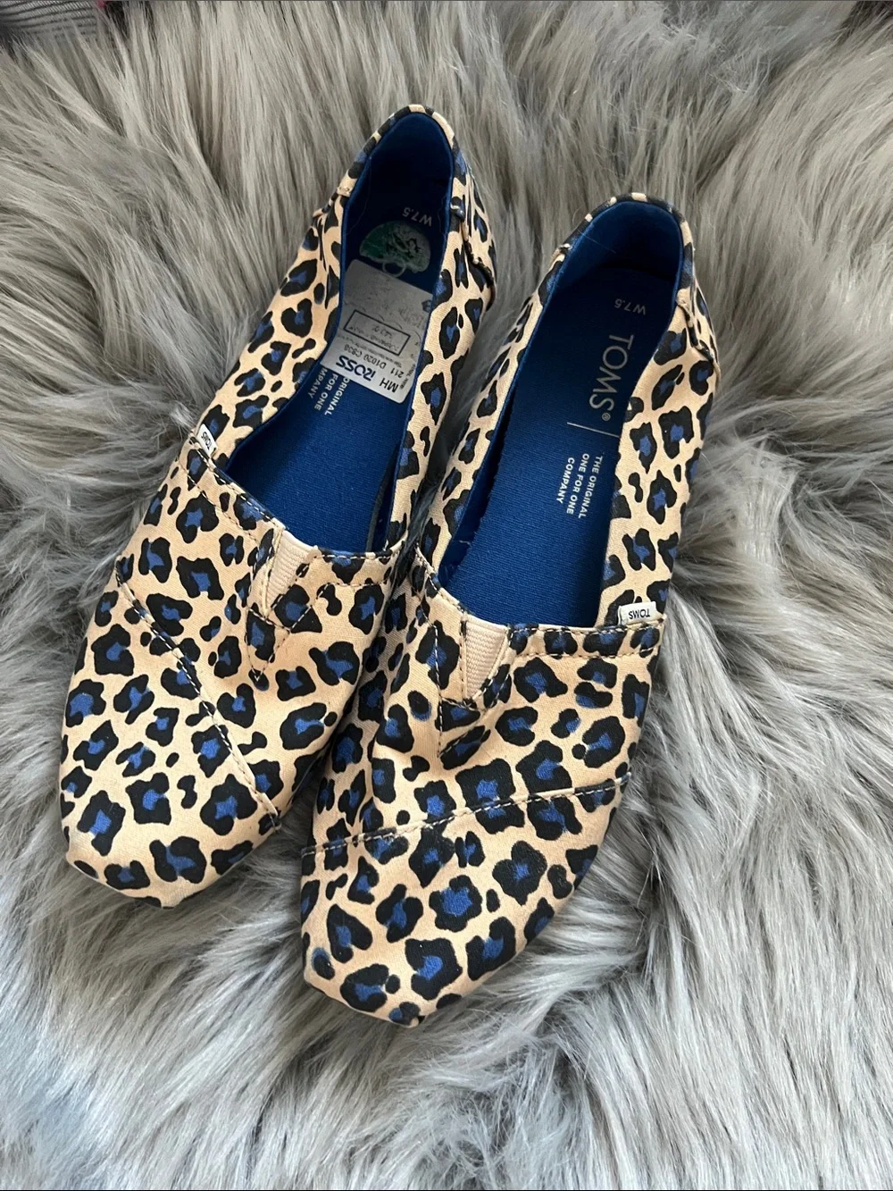 EUC TOMS Women's Leopard Print Canvas Slip-Ons in Tan and Black sz 7.5